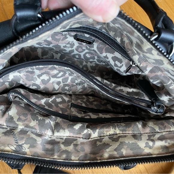 Guess Black Leather Handbag. Great Condition. - Picture 5 of 12